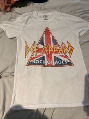 Def leppard tshirt